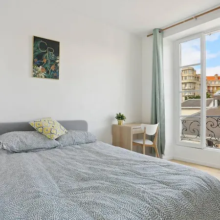 Le Baron - * Versailles